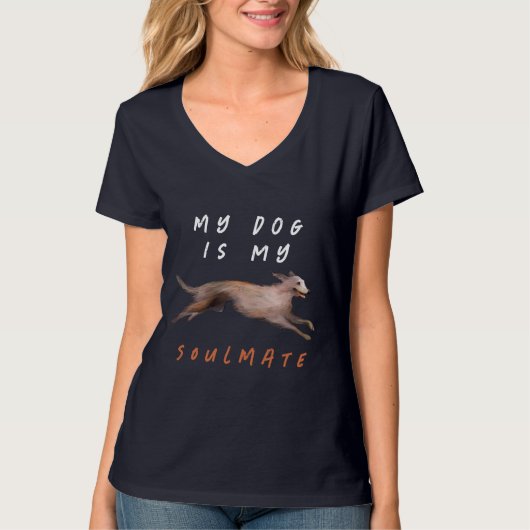 私の犬は私のソウルメイトTシャツだ Tシャツ (正面)