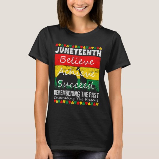私の独立記念日は黒人の誇り メラニン Tシャツ (正面)