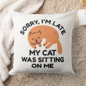 私の猫は私の上に座っていた クッション (ブランケット)