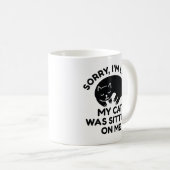 私の猫は私の上に座っていた コーヒーマグカップ (正面右)