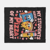 私の生徒は私のハート先生のピザを持っている フリースブランケット (正面(横))