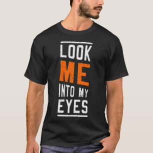 私の目をのぞき込む Tシャツ