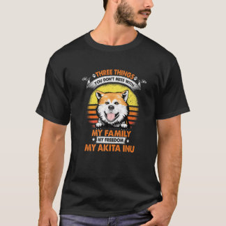 私の秋田犬犬にふざけない3つ Tシャツ