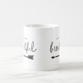 私の種族は美しくスタイリッシュな手教養があります コーヒーマグカップ (中央)