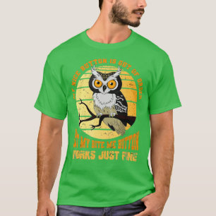 私の素敵なボタンは故障している鳥の動物フクロウ Tシャツ