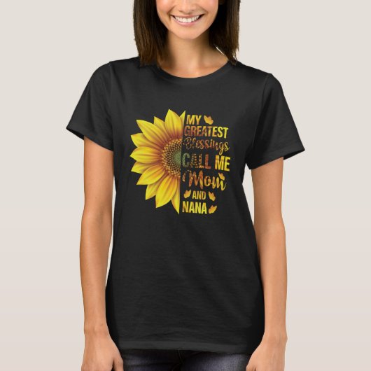 私の素晴らし恵みは私を母と奈々母と呼ぶ Tシャツ (正面)