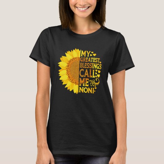 私の素晴らし恵みは私をNoni Motherの日と呼ぶ Tシャツ (正面)
