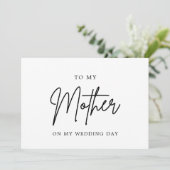 私の結婚式の日に私の母にミニマルなシック サンキューカード (スタンド正面)