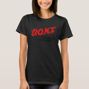 私の胃を痛めるミルクを飲ませないサルカ Tシャツ