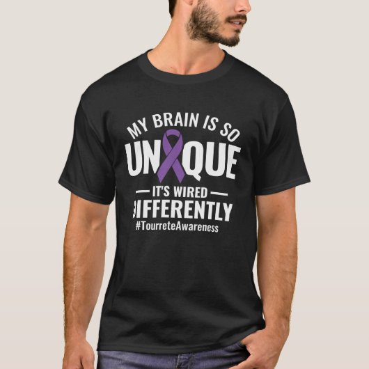 私の脳は異なるユニークように配線されている Tシャツ (正面)