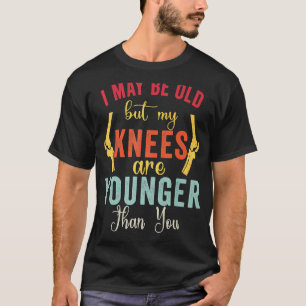 私の膝はあなたより若い Tシャツ