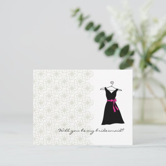 私の花嫁のメイドになってくれるか：ブラック/ピンクドレス インビテーションポストカード (スタンド正面)