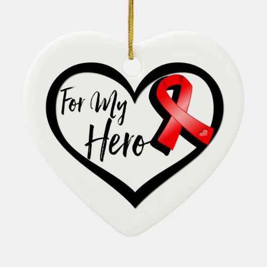 私の英雄のための赤い認識度のリボン セラミックオーナメント (裏面)