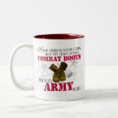 私の英雄は戦闘用ブーツ-軍隊の妻--を身に着けています ツートーンマグカップ (左)