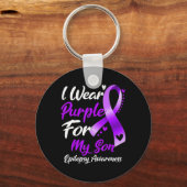 私の衣服パープル私の息子てんかん認識度ギフト キーホルダー (正面)