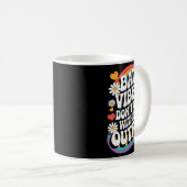 私の衣装と悪いバイブ行かないレトロGroovy Flo コーヒーマグカップ (正面右)