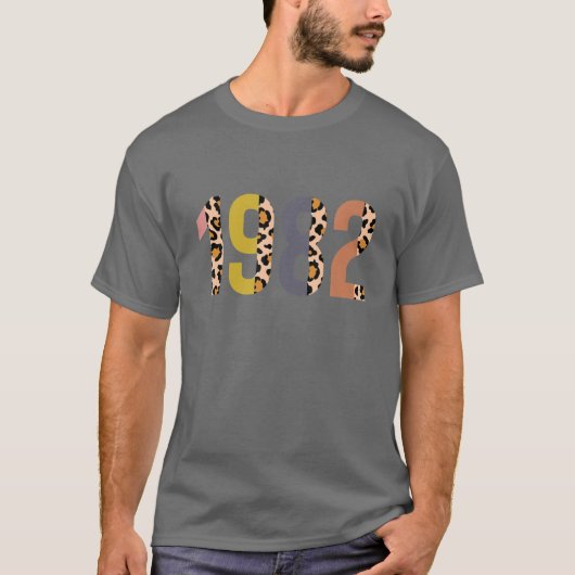 私の誕生日が40日目40日目40時40分にサインする Tシャツ (正面)