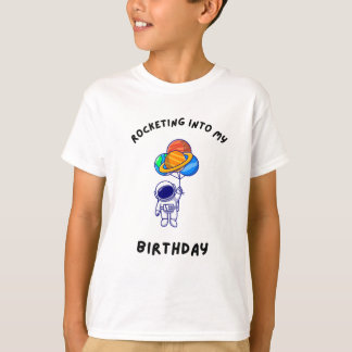 私の誕生日キッズTシャツにロッケティング🚀🎉 Tシャツ