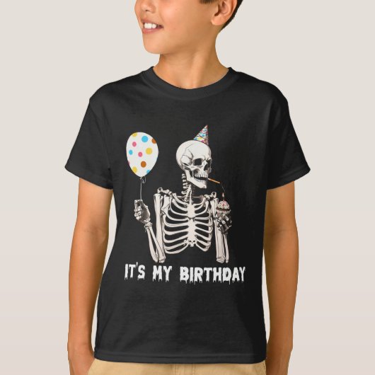 私の誕生日ハロウィーンスケルトンおもしろい誕生日 Tシャツ (正面)