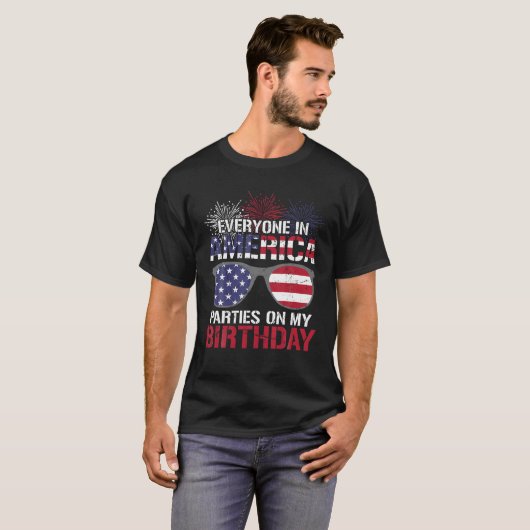 私の誕生日パーティーでアメリカのパーティーの全員 Tシャツ (正面フル)