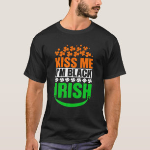 私の誕生日+聖パトリックの日にキスして アイルランドのクローバー Tシャツ