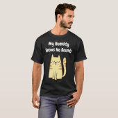 私の謙虚さは無限大   猫 Tシャツ (正面フル)