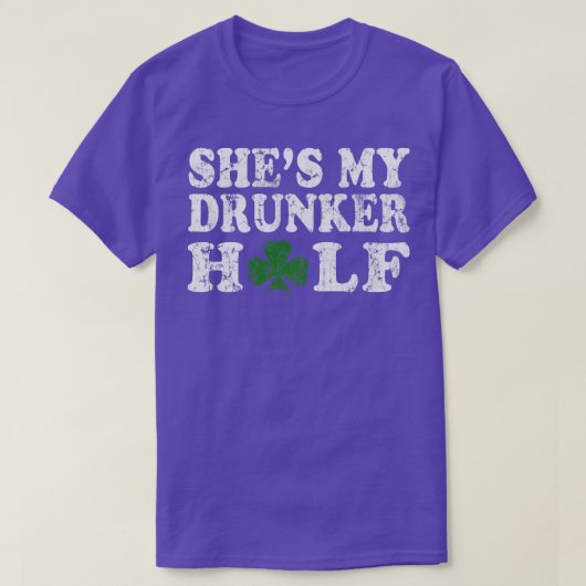私の酔っ払いハーフカップルを見るSt patricks day Tシャツ (デザイン正面)