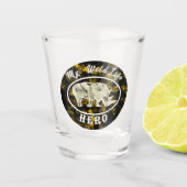 私の野生動物のヒーロー ショットグラス (正面)