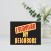 私の隣人の迷惑行為に耐え抜いた ポストカード (スタンド正面)