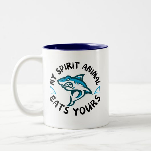 私の霊獣よ食べりのサメのマグ ツートーンマグカップ (左)
