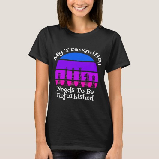 私の静けさは王妃の太陽を再生する必要がある Tシャツ (正面)