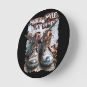 私の靴でマイルを歩く感動的- 素朴 ラウンド壁時計 (傾斜)