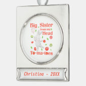 私の頭から私のトマトのプンに姉 シルバープレートバナーオーナメント (左)