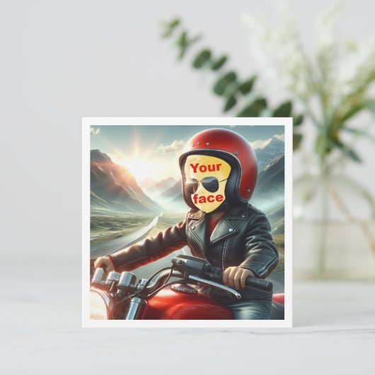 私の顔を写真、子供の駆動バイクに置く カード (スタンド正面)
