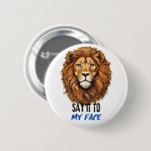 私の顔、カマラハリス、ライオはっきりしたン顔に言う。 缶バッジ (正面&裏面)