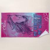 私の馬は私の世界マゼンダだ ビーチタオル (正面)