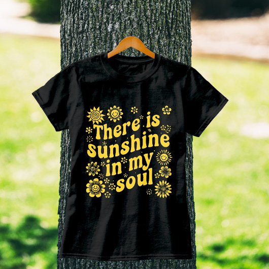 私の魂には太陽の光が輝いている - ポジティブなレトロな雰囲気 Tシャツ
