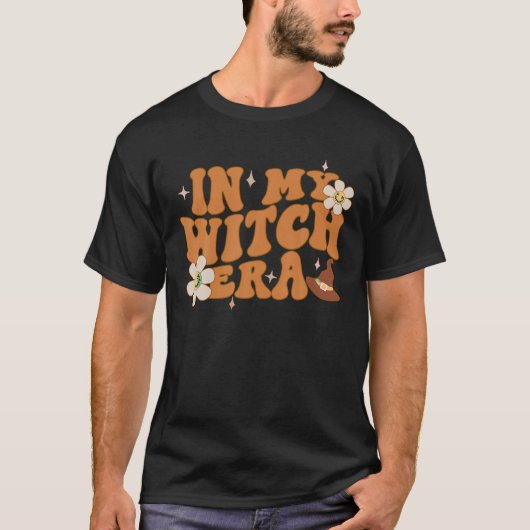 私の魔女の時代で可愛いレトロGroovy Witchy おもしろい Hal Tシャツ (正面)