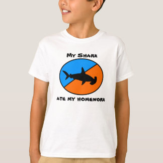 私の鮫は私の宿題を食べました Tシャツ