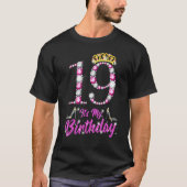 私の19誕生日クイーンティアラシューズ19歳 Tシャツ (正面)