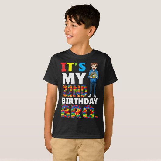 私の22歳の誕生日だよ ブロ 少年 ケーキ 積み木 Tシャツ (正面フル)