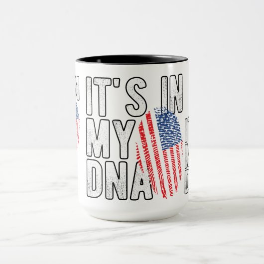 私のDNAにはアメリカが マグカップ (中央)