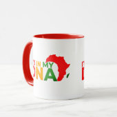 私のDNAに入っている – Black History Month マグカップ (正面左)