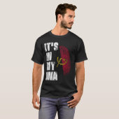私のDNAアンゴラ国旗の中にある Tシャツ (正面フル)