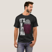 私のDNAカタール誇りを持ったカタール国旗に Tシャツ (正面フル)