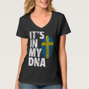 私のDnaスウェーデン国旗の男性の女性の中にある Tシャツ