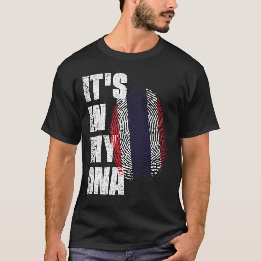 私のDNAタイ国旗に載ってる Tシャツ (正面)