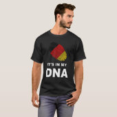 私のDnaドイツ・ドイツ国旗の中だ Tシャツ (正面フル)