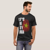 私のDNAベトナム国旗の中にある Tシャツ (正面フル)
