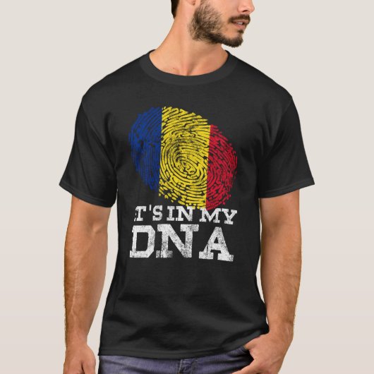 私のDNAルーマニア系アメリカ人ギフトカッコいいRomaniだ Tシャツ (正面)